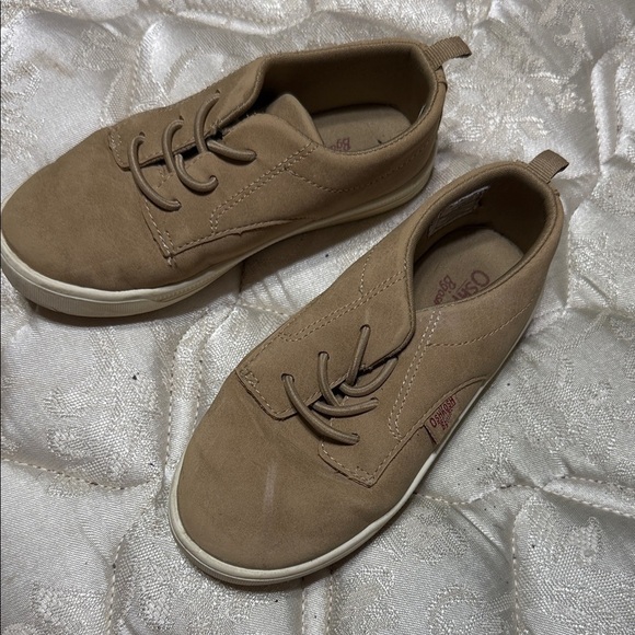 OshKosh B'gosh Tan Kids Dress Shoes - Picture 1 of 5